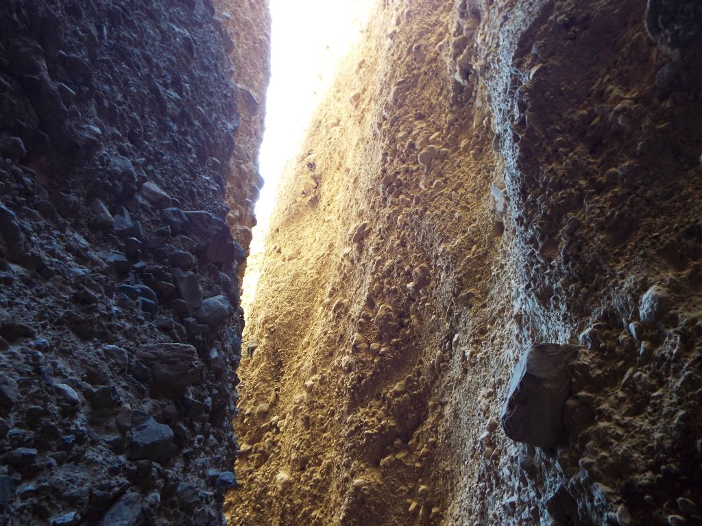 We seemed to catch the lighting just right in this slot to make for some nice pictures: