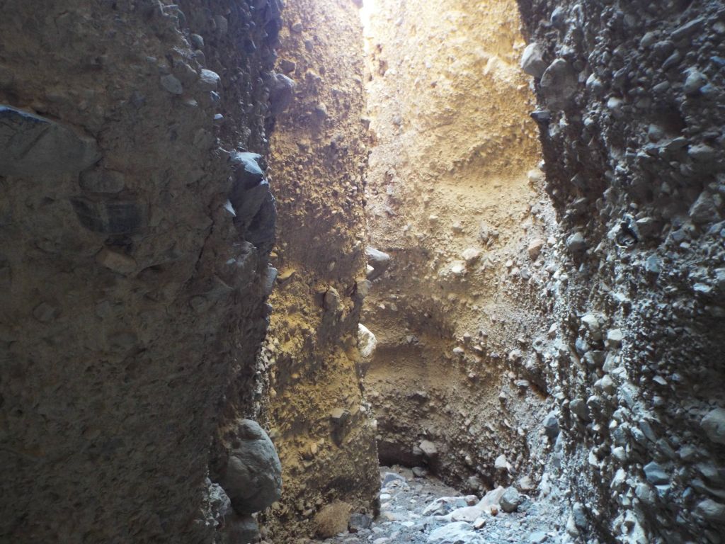 One of the many sharp turns contained within the slot: