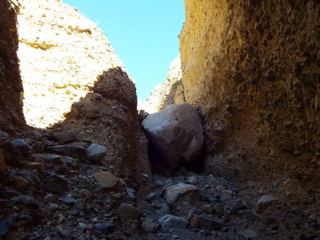 We decided to stop progress at this large wedged boulder and turn around: