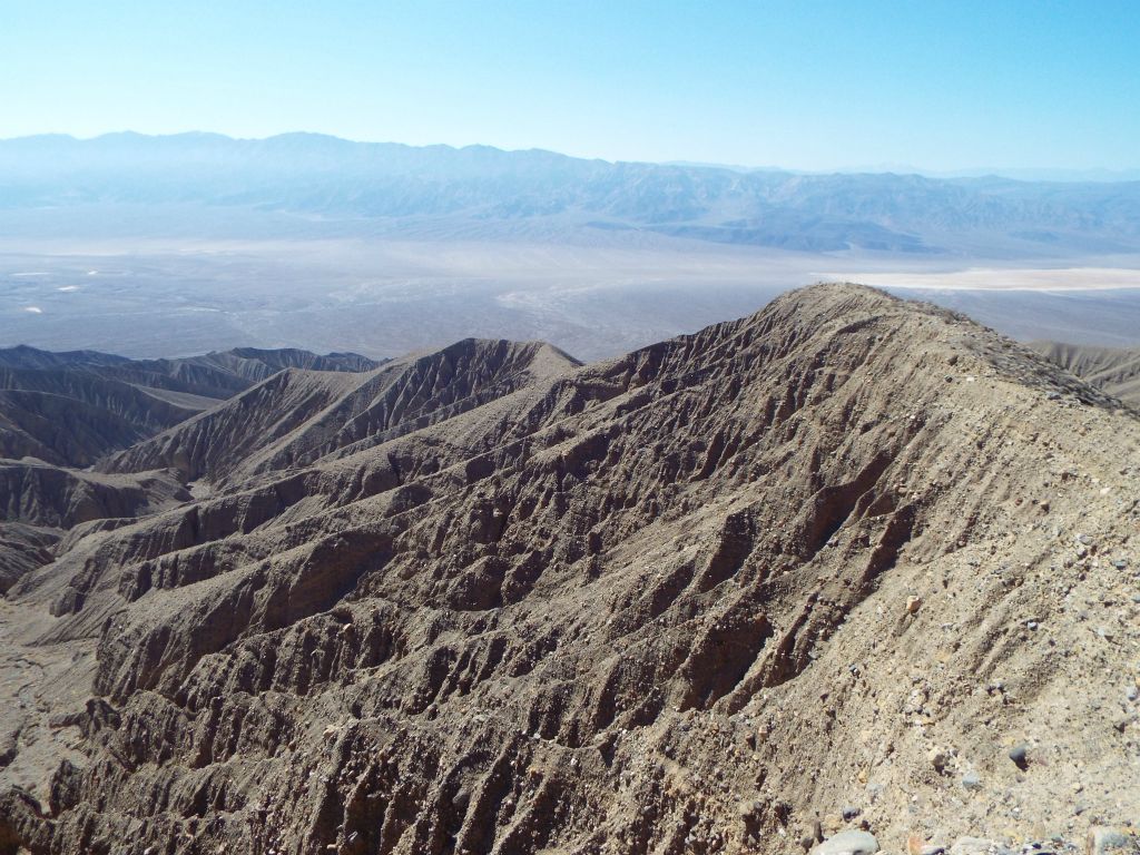 Full view into Panamint Valley from our crossover point: