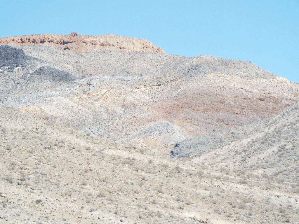 Off in the distance, I zoomed in on a colorful red section of the upper canyon.  Time didn't permit us to check this out in person, but it looks interesting on satellite imagery: