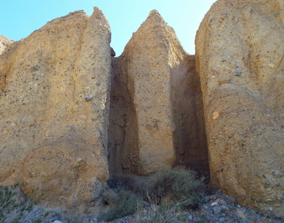 A stunning double dry fall on the right side of the canyon wall: