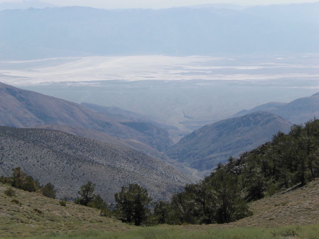 Looking once again over into central Death Valley and the Badwater Basin: