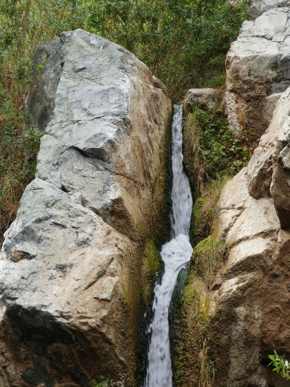 Zooming in on the top part of Lower Darwin Falls where it pours over: