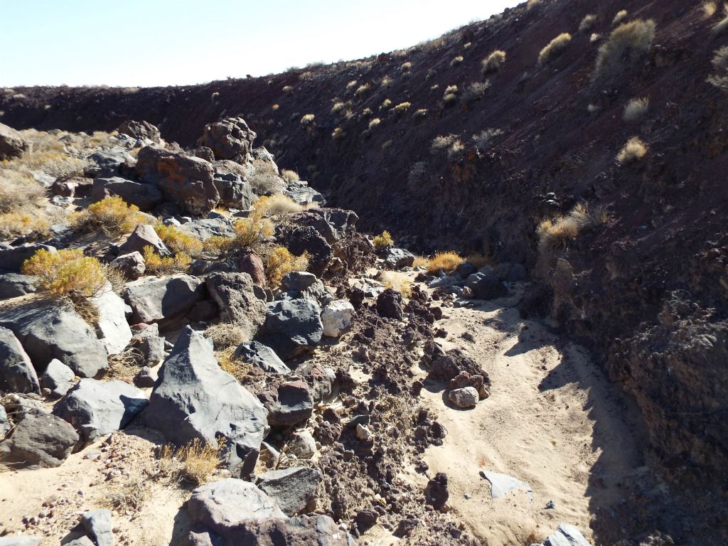 This photo really helps you to appreciate the distinctive curves which began occurring regularly in the canyon: