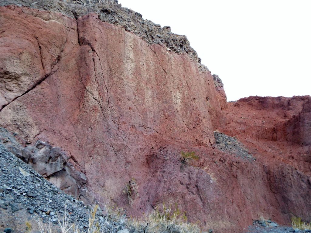 The vertical patterns here at the top middle are reminiscent of slickenside markings: