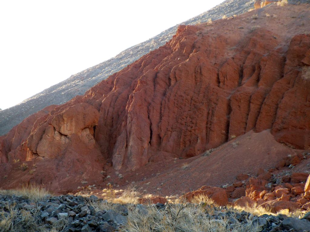 Although the fading daylight did not allow us to explore the Lee Wash MSC, we were still impressed by these natural red sculptures near the mouth: