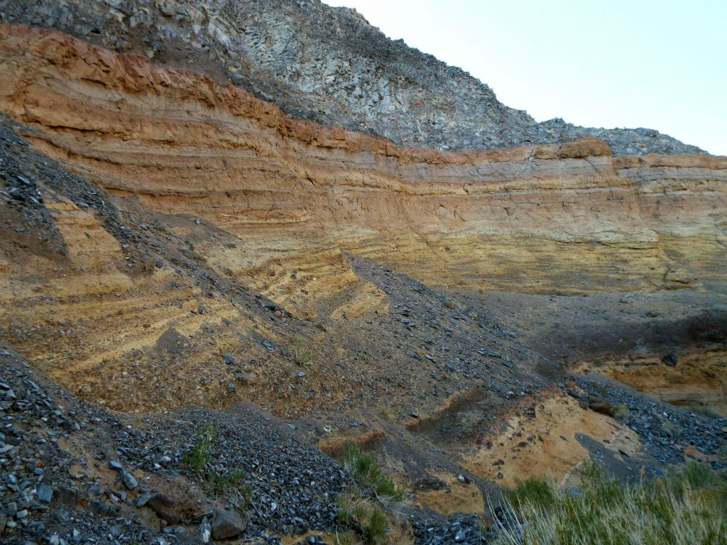 The colorful layers stretch all the way down to the canyon floor and form part of the walking terrain: