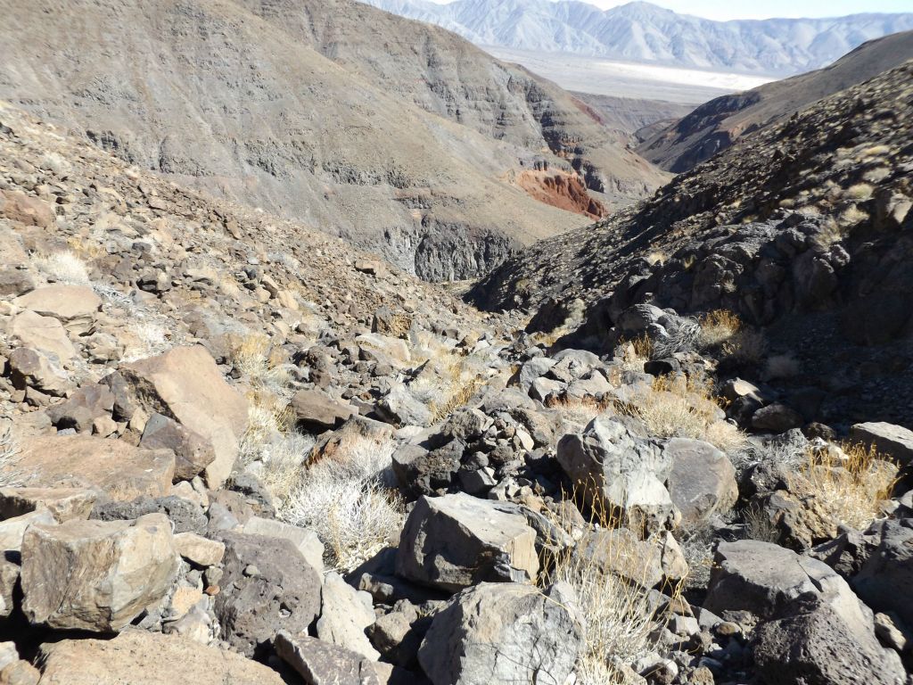 The boulders in the wash make progress very slow and uncomfortable:
