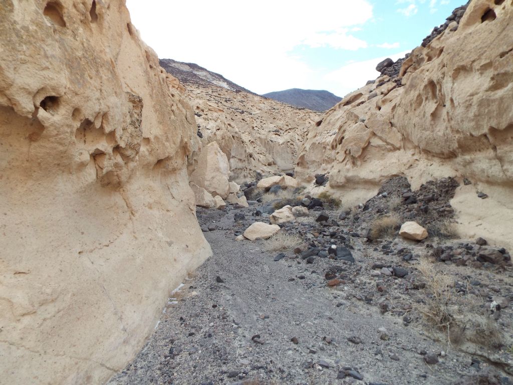The canyon narrows began at this point.  The narrows are shallow but very unique:
