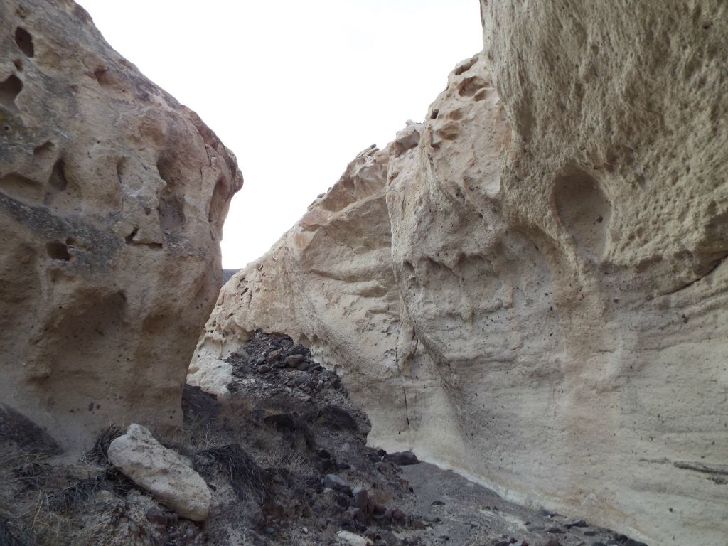 This is a really pretty bend in the canyon as the wash is about to become noticeably steeper: