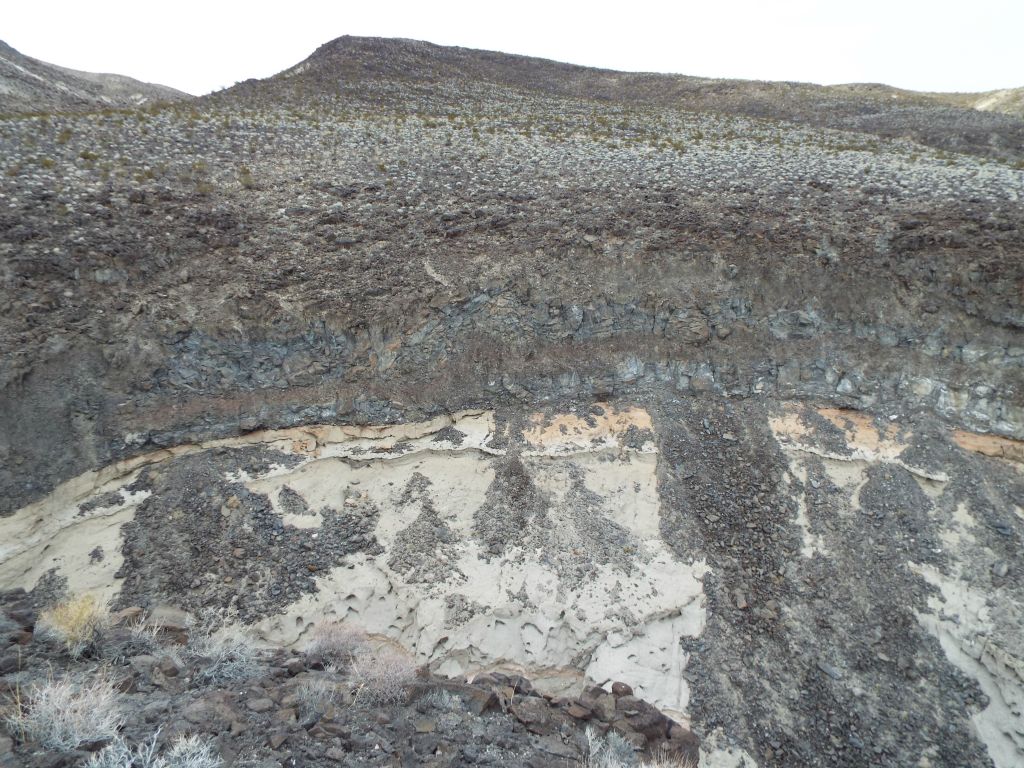 Just like in Rainbow Canyon, the high desert terrain abruptly drops off into a deep canyon abyss with colorful walls: