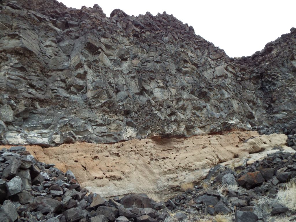 This part of the canyon is very reminiscent to the scenery in Middle Rainbow Canyon: