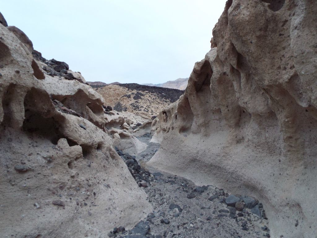As we approached the bottom of this section of canyon, the narrows began dropping height: