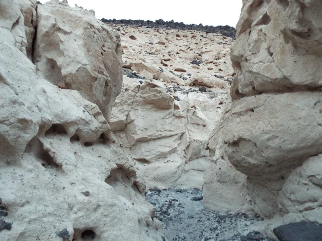 The canyon we had been hiking in came to an abrupt dead end at this junction:
