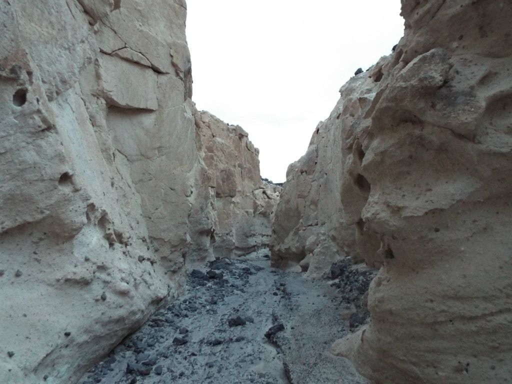 Tafoni was much less evident as we progressed through these narrows:
