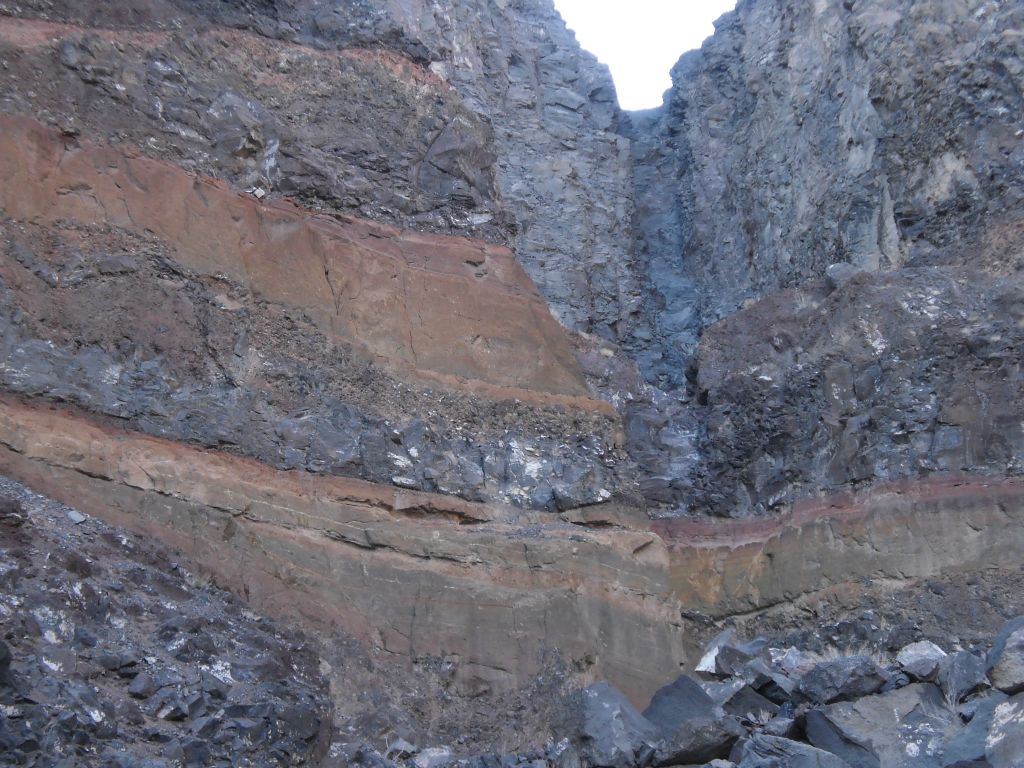 At the top middle of this picture, you can see the 2nd major dry fall of Rainbow Canyon which is 170 feet tall.  I had been standing at the rim of that dry fall 2 1/2 hours earlier.  That tells you how long it took me to accomplish the bypass: