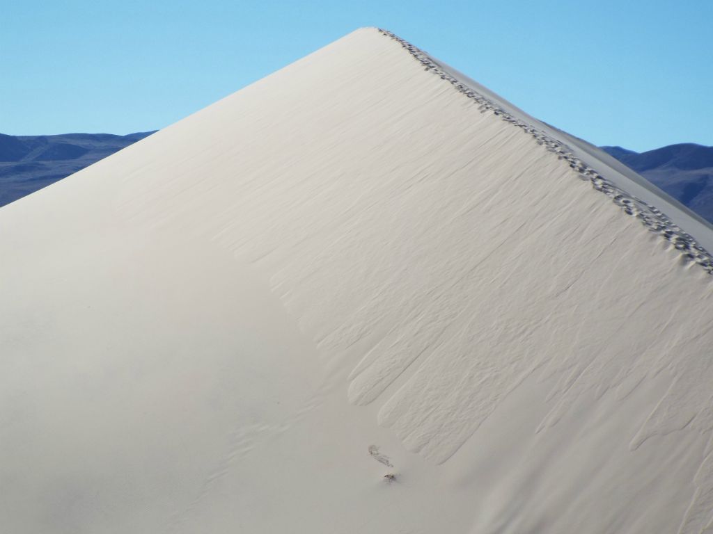 The first summit almost looks like a pyramid of sand when viewed from this angle after descending: