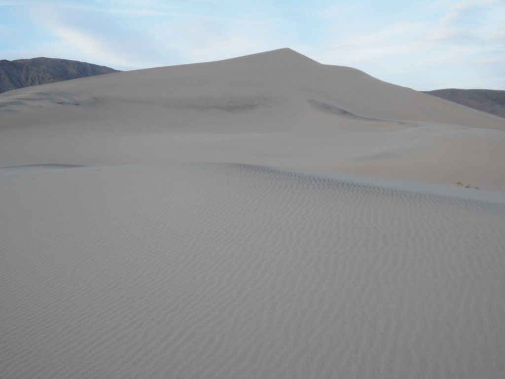 Sand in Death Valley the way I love seeing it, untouched with no footprints: