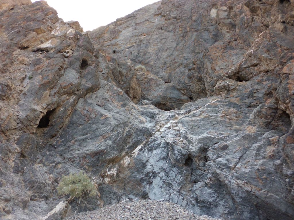 Here we have arrived at the beginning of the gorge and 1st dry fall of the canyon: