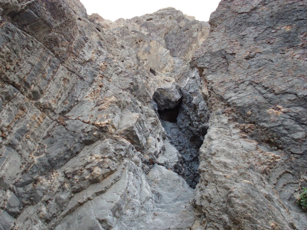 Another short climbing section which is necessary to continue: