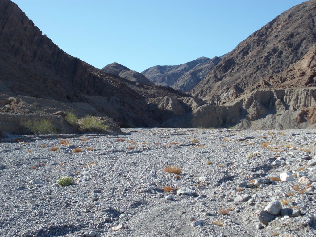 The extremely wide portion of the canyon doesn't last for long: