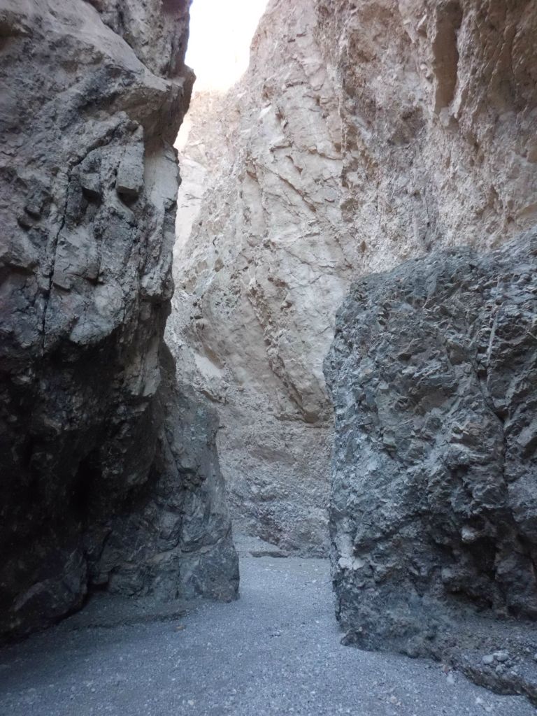 The walls continue to grow in height the deeper we get into the narrows: