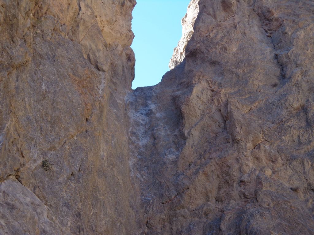 Zooming in on the upper portions of the dry fall: