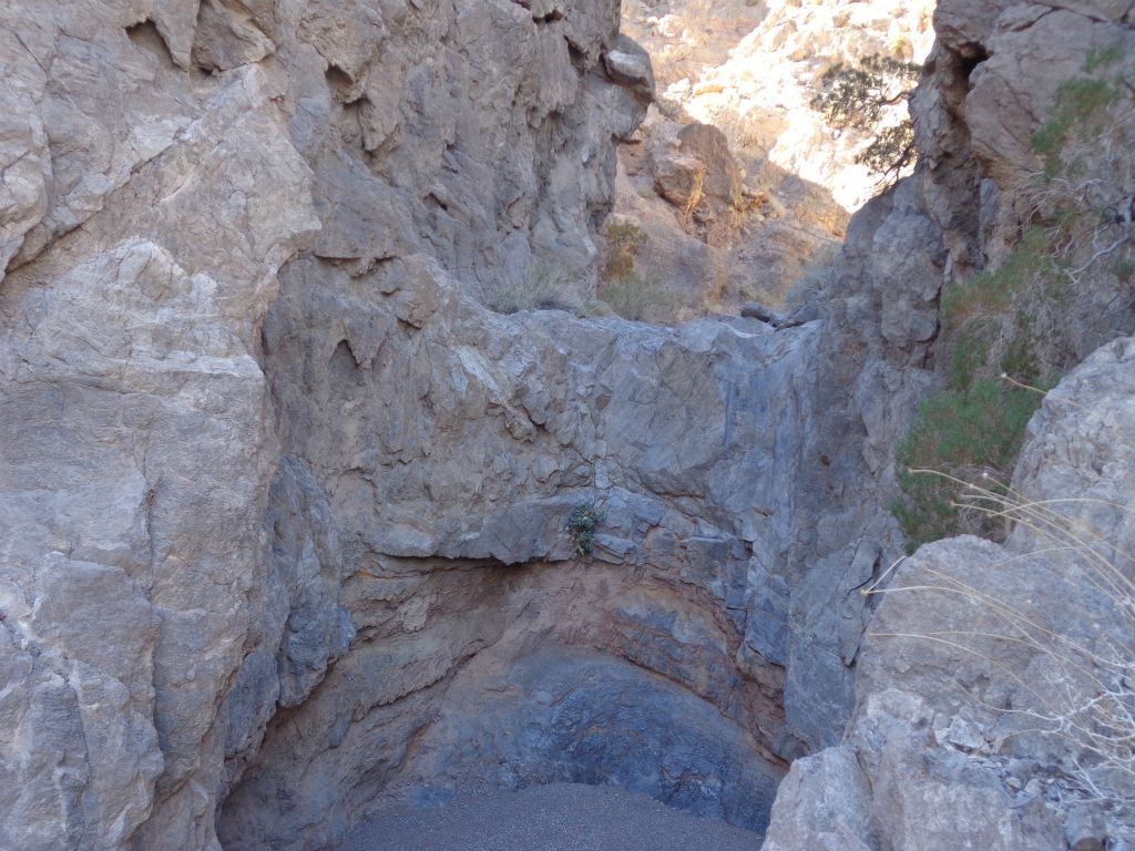 I found an easy way to get past this dry fall on the right but stopped here and headed back: