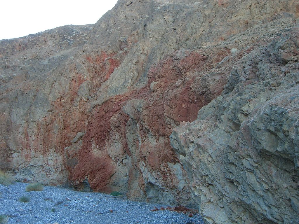 Red colors were evident right from the start on the canyon walls:
