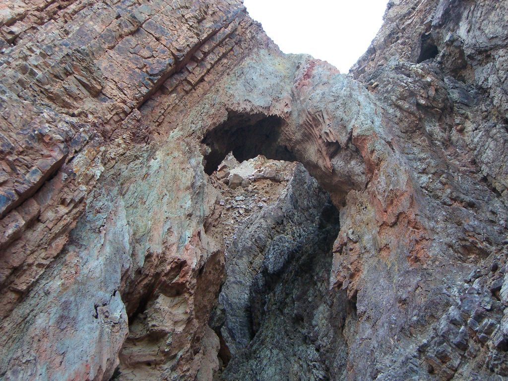 Two more close-up pictures of this special little arch: