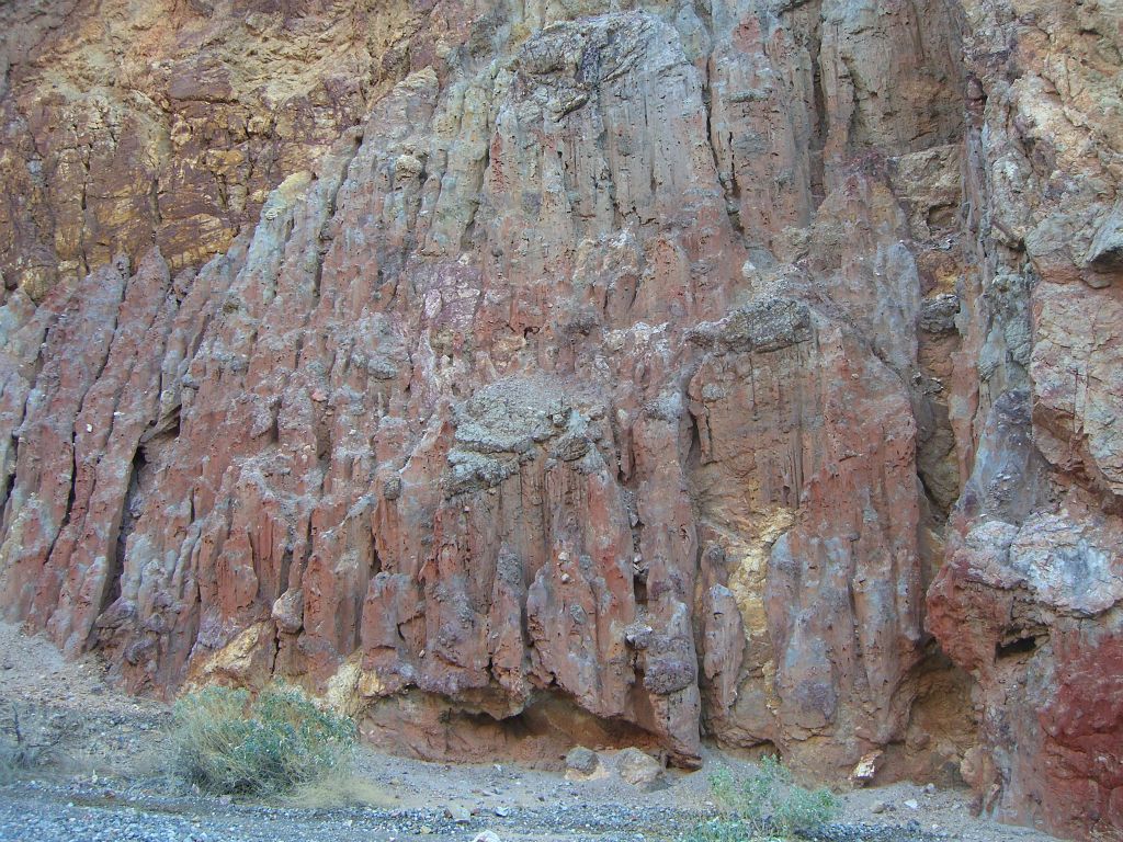 Notice the great variety of colors which are on display in the next two pictures on the canyon walls: