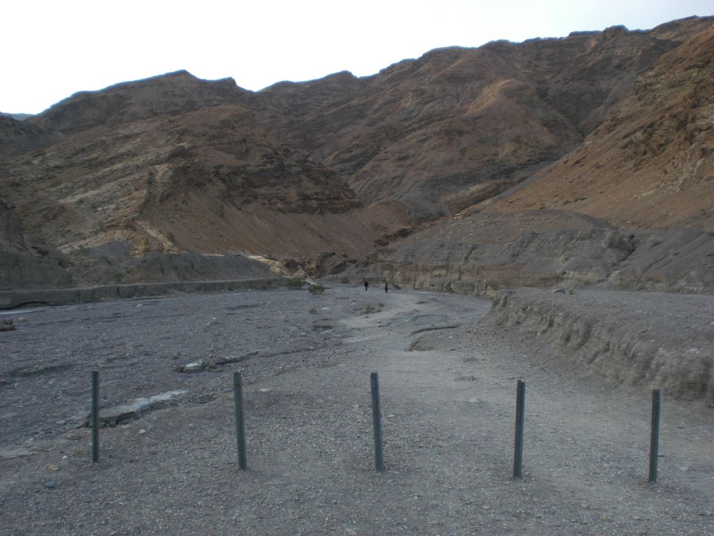 There is a large parking area at Mosaic Canyon for the loads of tourists who visit each day.  This is the start of the hike into Lower Mosaic Canyon at the end of the parking lot: