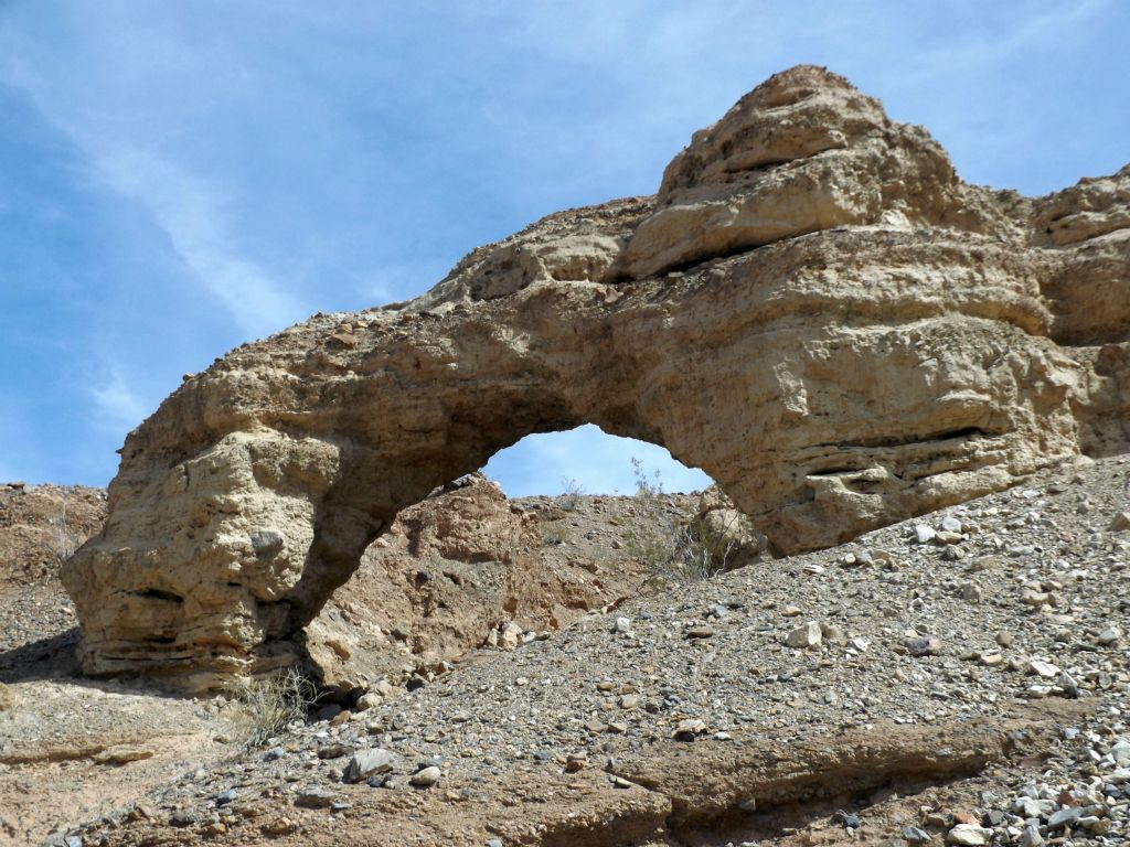 Another angle of the Telephone Arch from slightly farther up canyon: