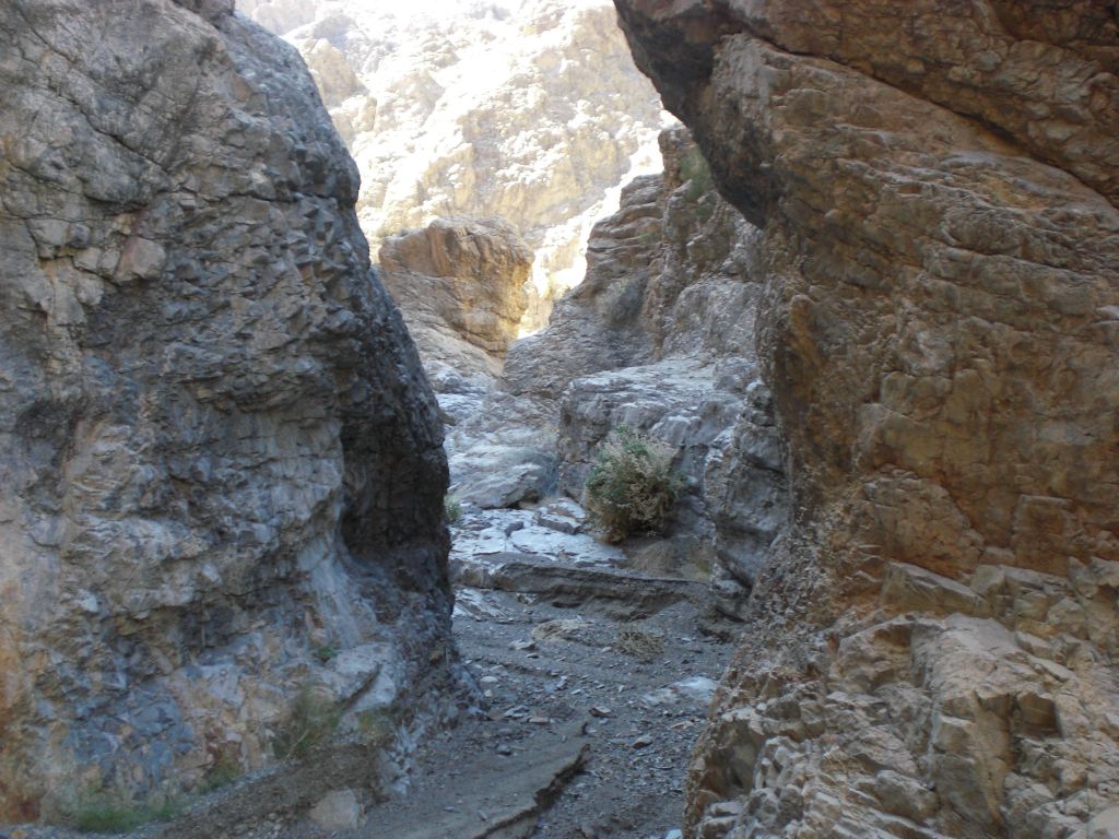 The 1st Narrows continued above the dry fall and remained fantastic: