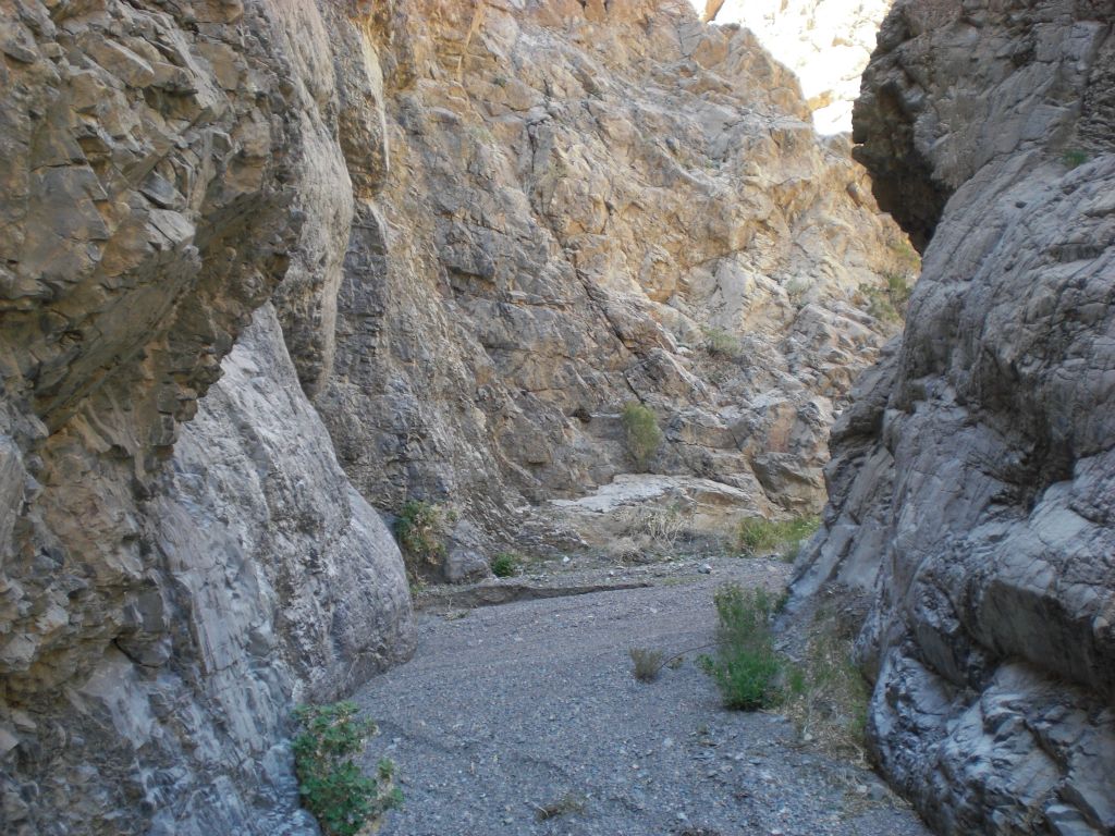 Lots of pretty colors on the canyon walls (you will see more of this in my pictures taken going back down canyon):