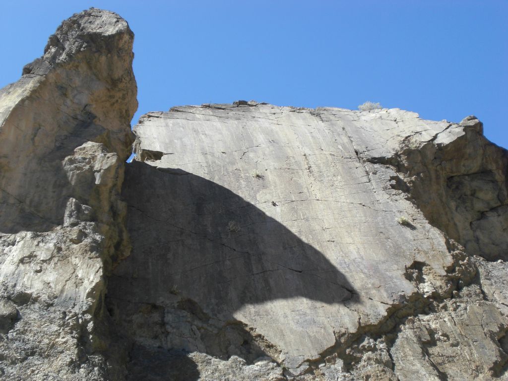 Other than the trellis-like canyon walls, this slickenside on the canyon wall is probably the most distinguishing feature: