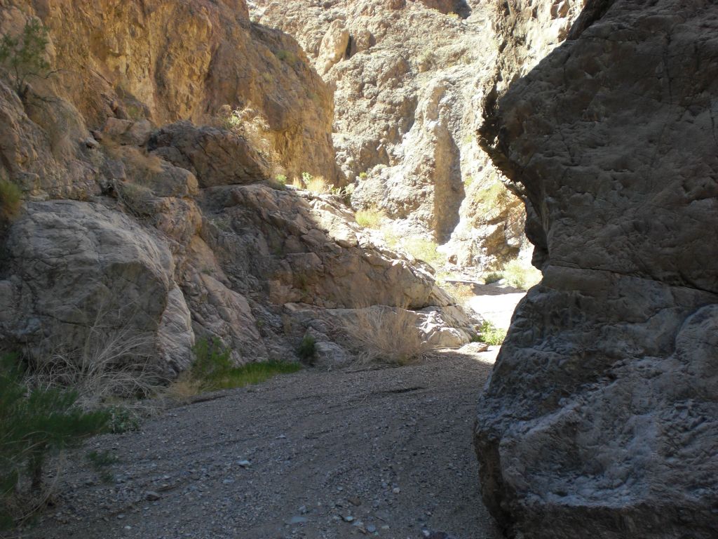 Most of the wash had easy and smooth hiking on solid ground: