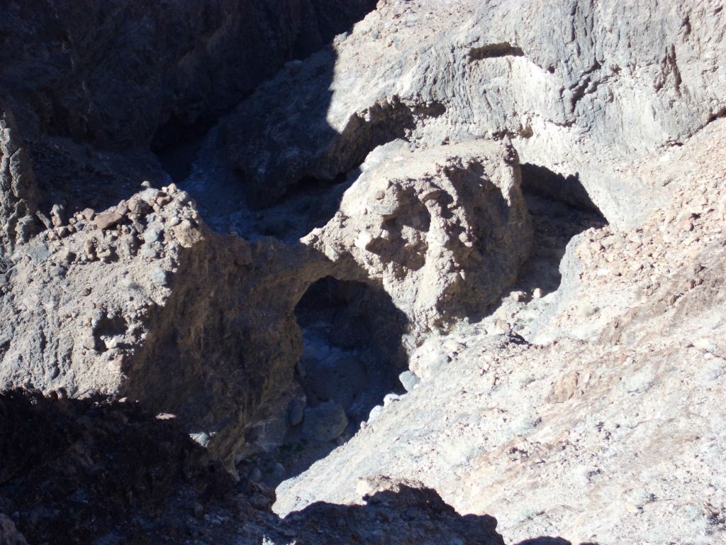 One more close-up of the bridge from a different angle: