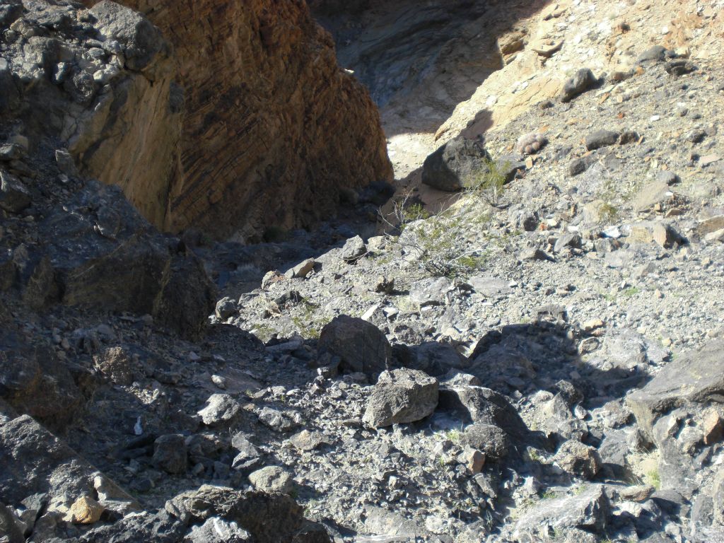 This is the very small side canyon which drops you onto the canyon floor of the 3rd Narrows: