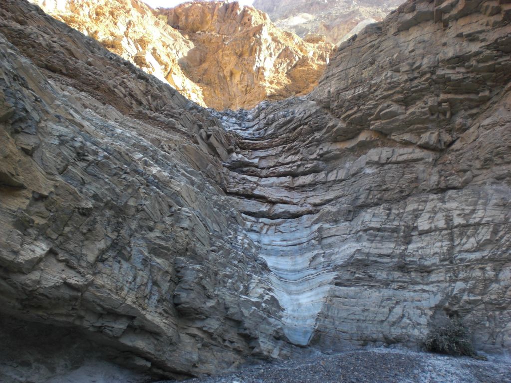 There were a couple dry falls to climb up before getting back to the mid-point in the canyon, which was where I had first dropped into it: