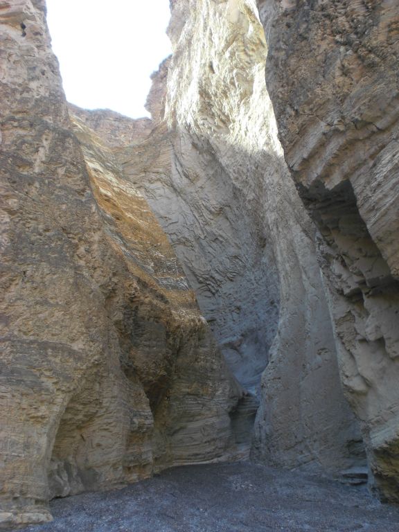 The 3rd Narrows featured walls which began towering above me on both sides: