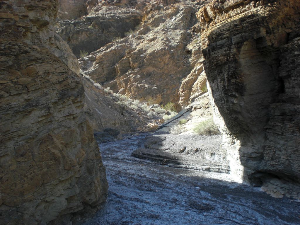 It wasn't long before the 4th Narrows of Mosaic Canyon began.  I definitely felt great anticipation going into this area: