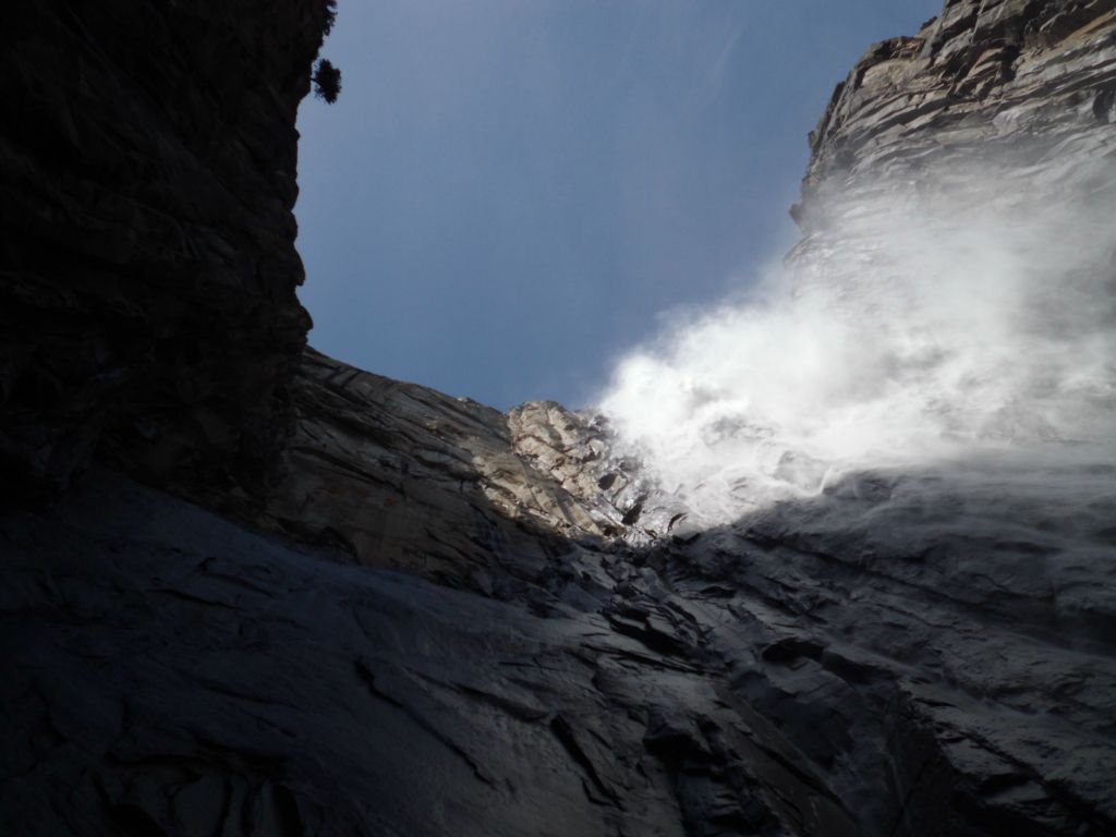 Another view looking straight up the three walls of the canyon:
